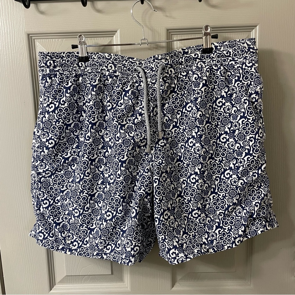 Vilebrequin Men’s Blue and White Swim Shorts